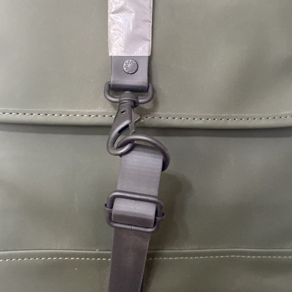 NWT RAINS BACKPACK - Picture 9 of 13